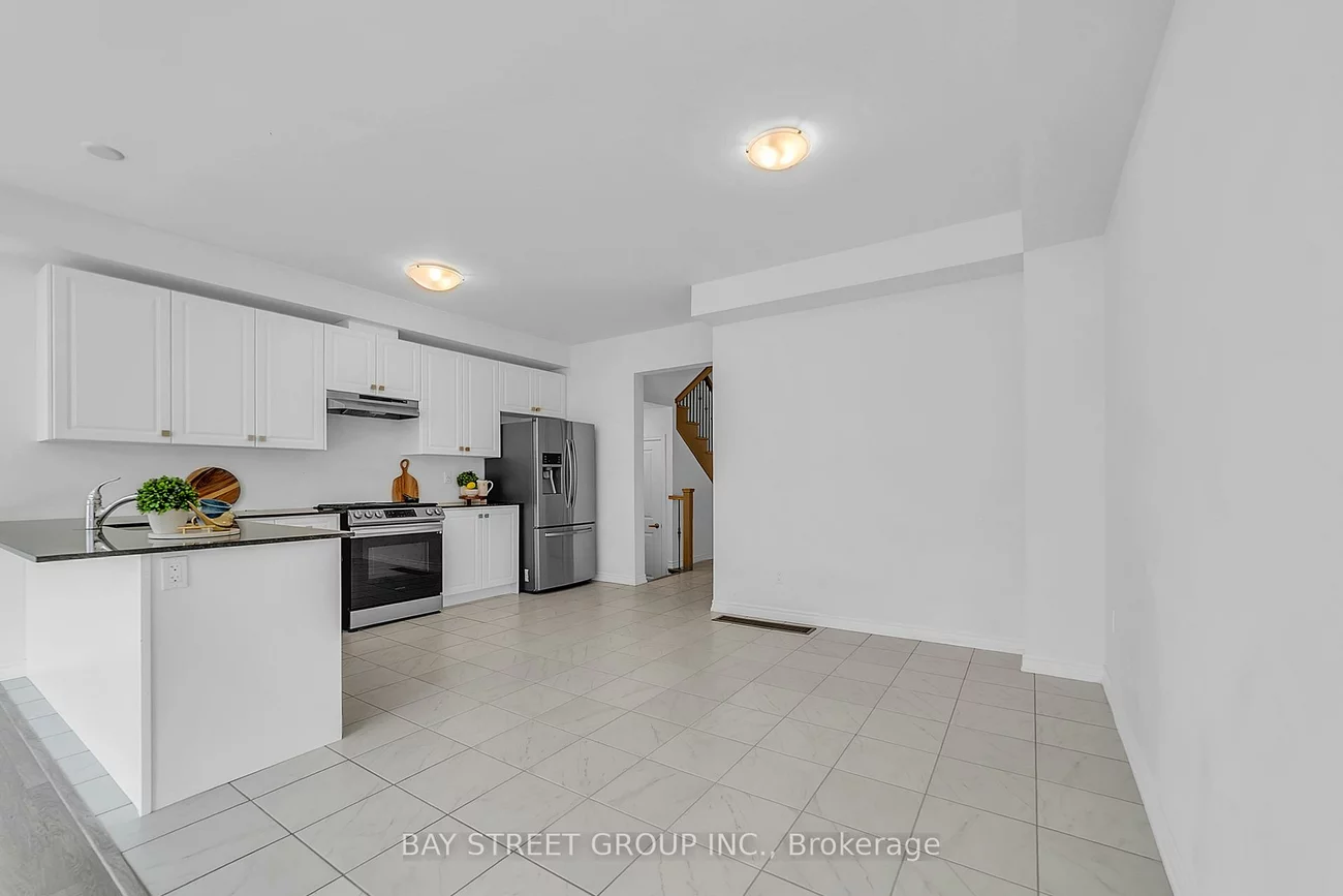 6, Westlake, Bradford, Bradford West Gwillimbury