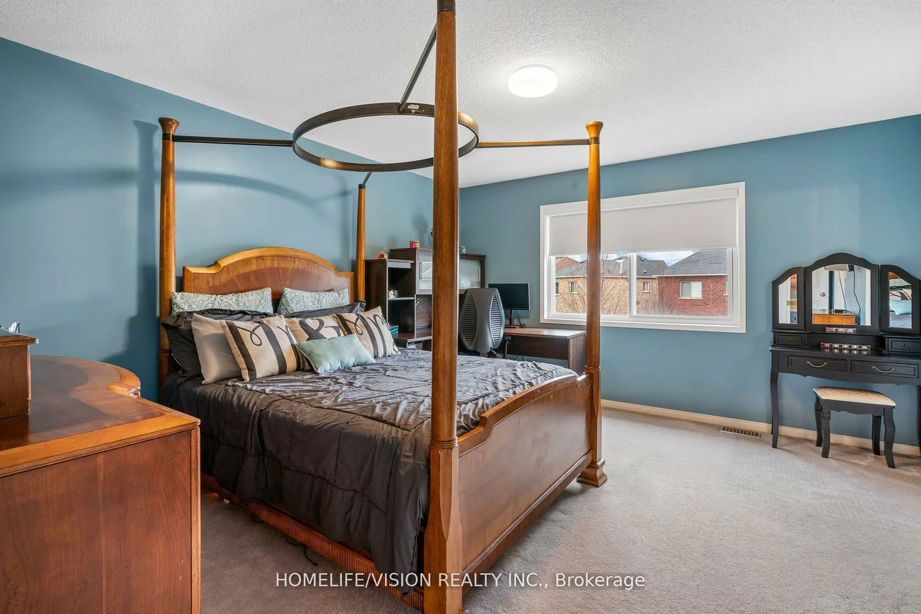 25, Long, Bradford, Bradford West Gwillimbury