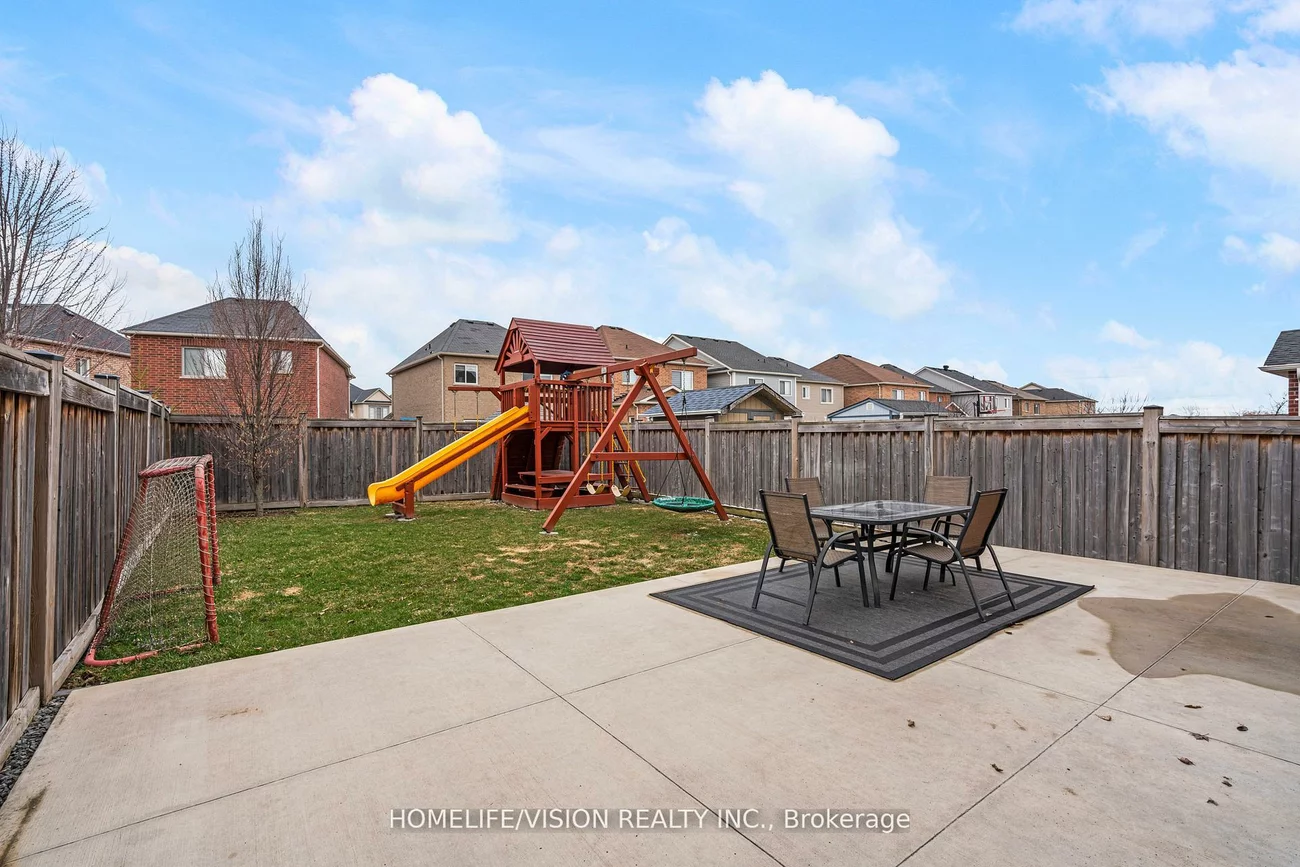 25, Long, Bradford, Bradford West Gwillimbury