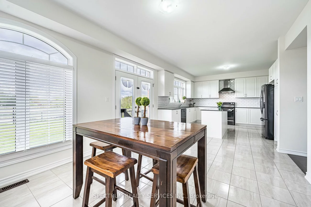 250, FERRAGINE, Bradford, Bradford West Gwillimbury