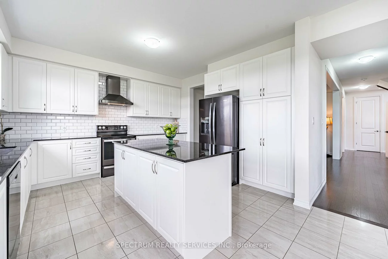 250, FERRAGINE, Bradford, Bradford West Gwillimbury