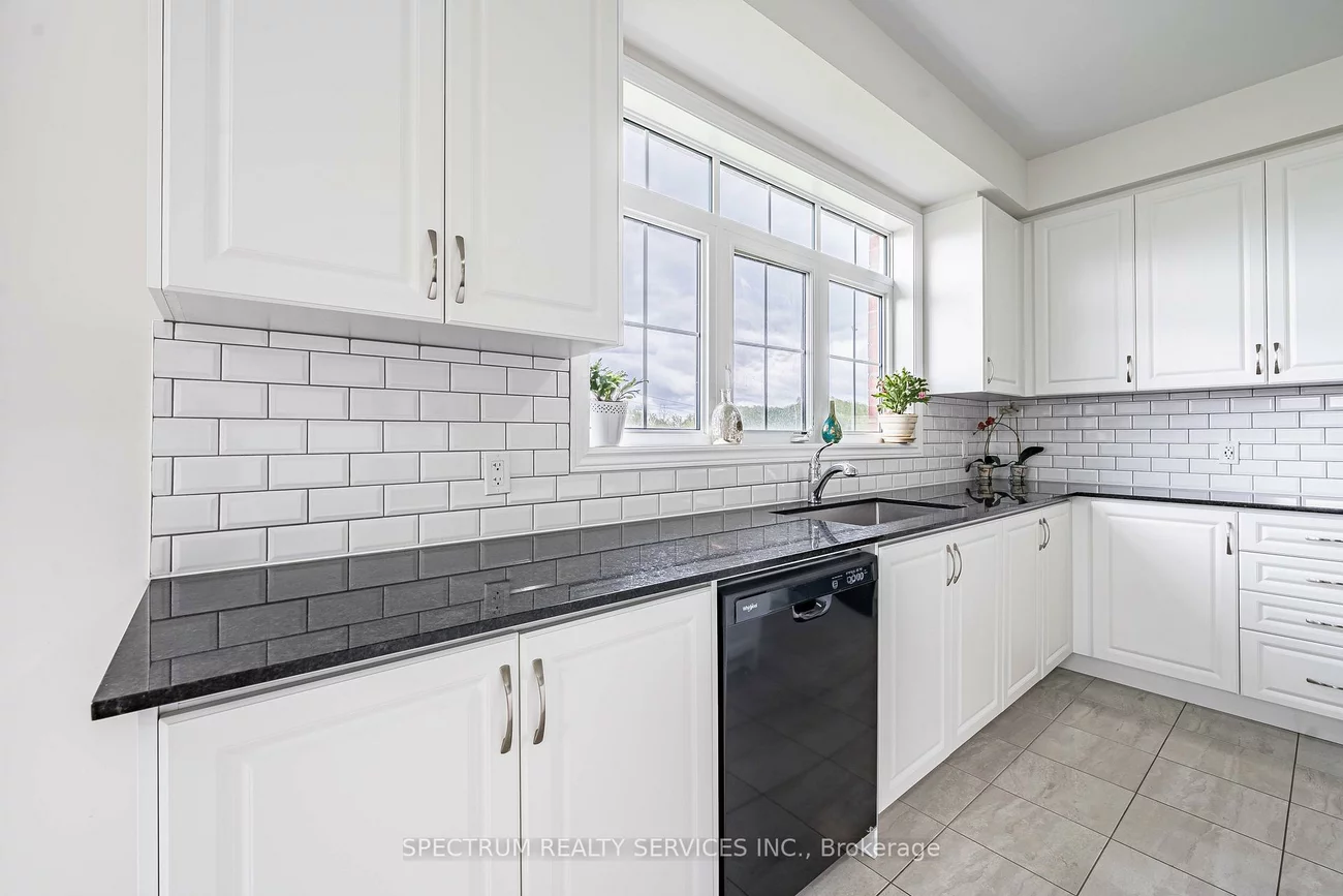 250, FERRAGINE, Bradford, Bradford West Gwillimbury