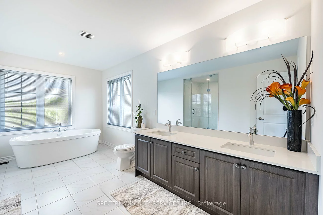 250, FERRAGINE, Bradford, Bradford West Gwillimbury