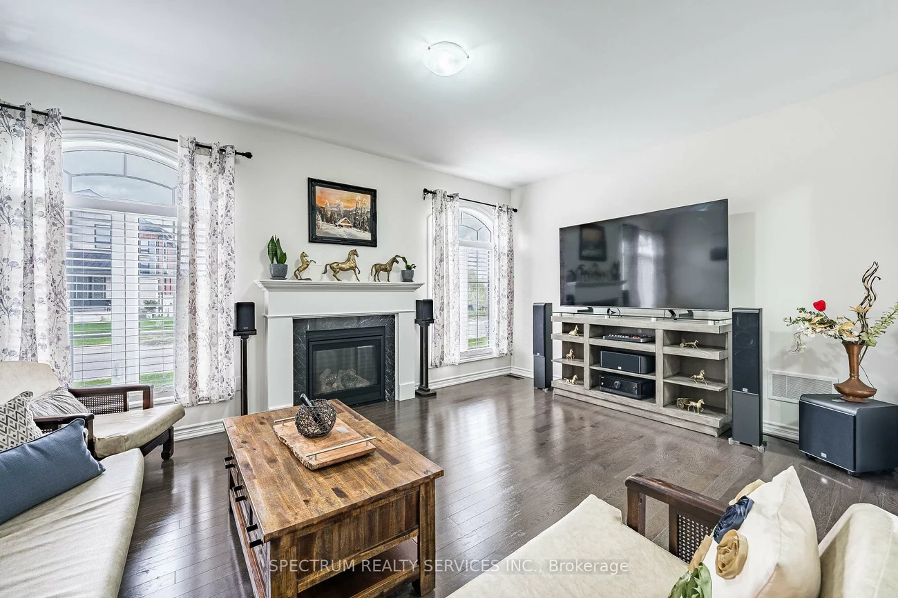 250, FERRAGINE, Bradford, Bradford West Gwillimbury