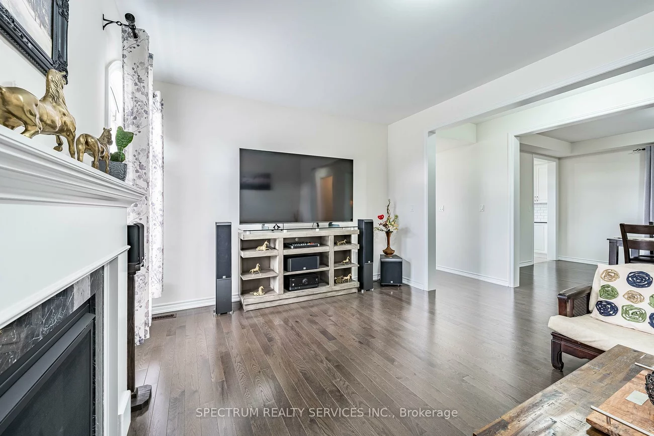 250, FERRAGINE, Bradford, Bradford West Gwillimbury