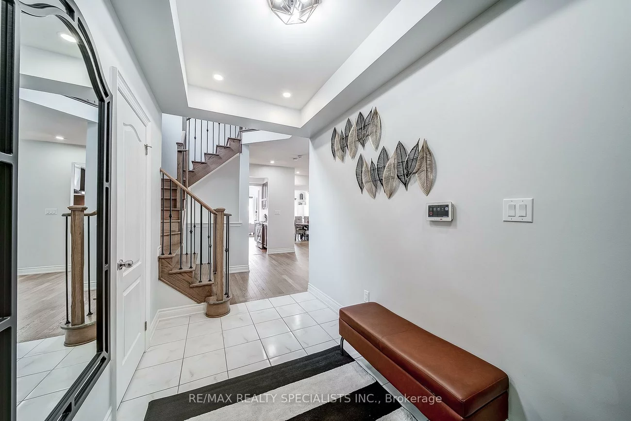72, Empire, Bradford, Bradford West Gwillimbury