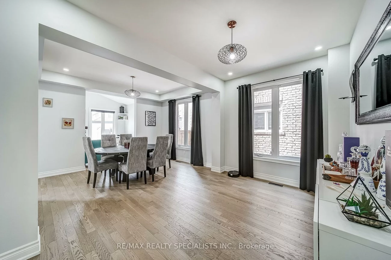 72, Empire, Bradford, Bradford West Gwillimbury