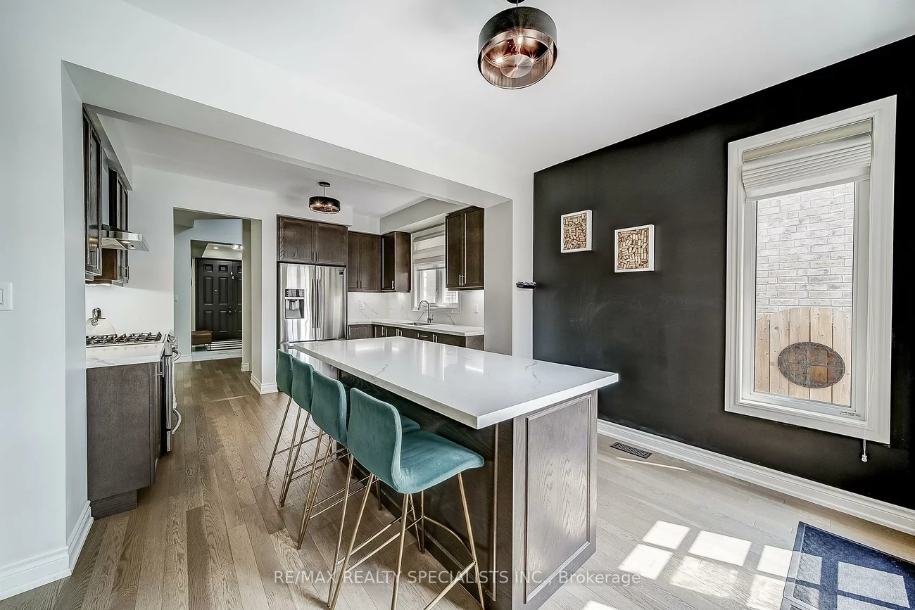 72, Empire, Bradford, Bradford West Gwillimbury