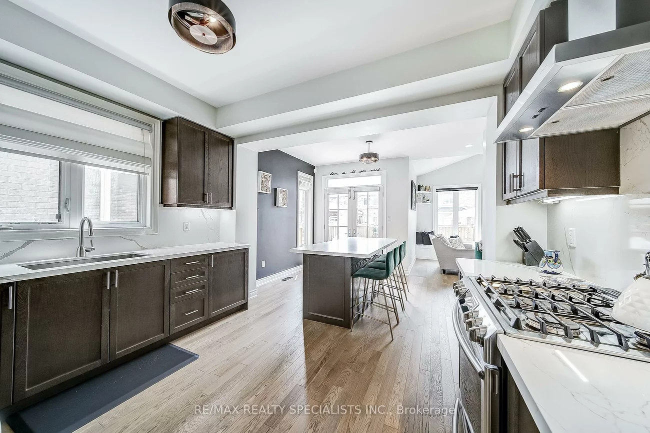 72, Empire, Bradford, Bradford West Gwillimbury