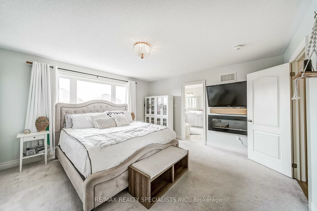72, Empire, Bradford, Bradford West Gwillimbury