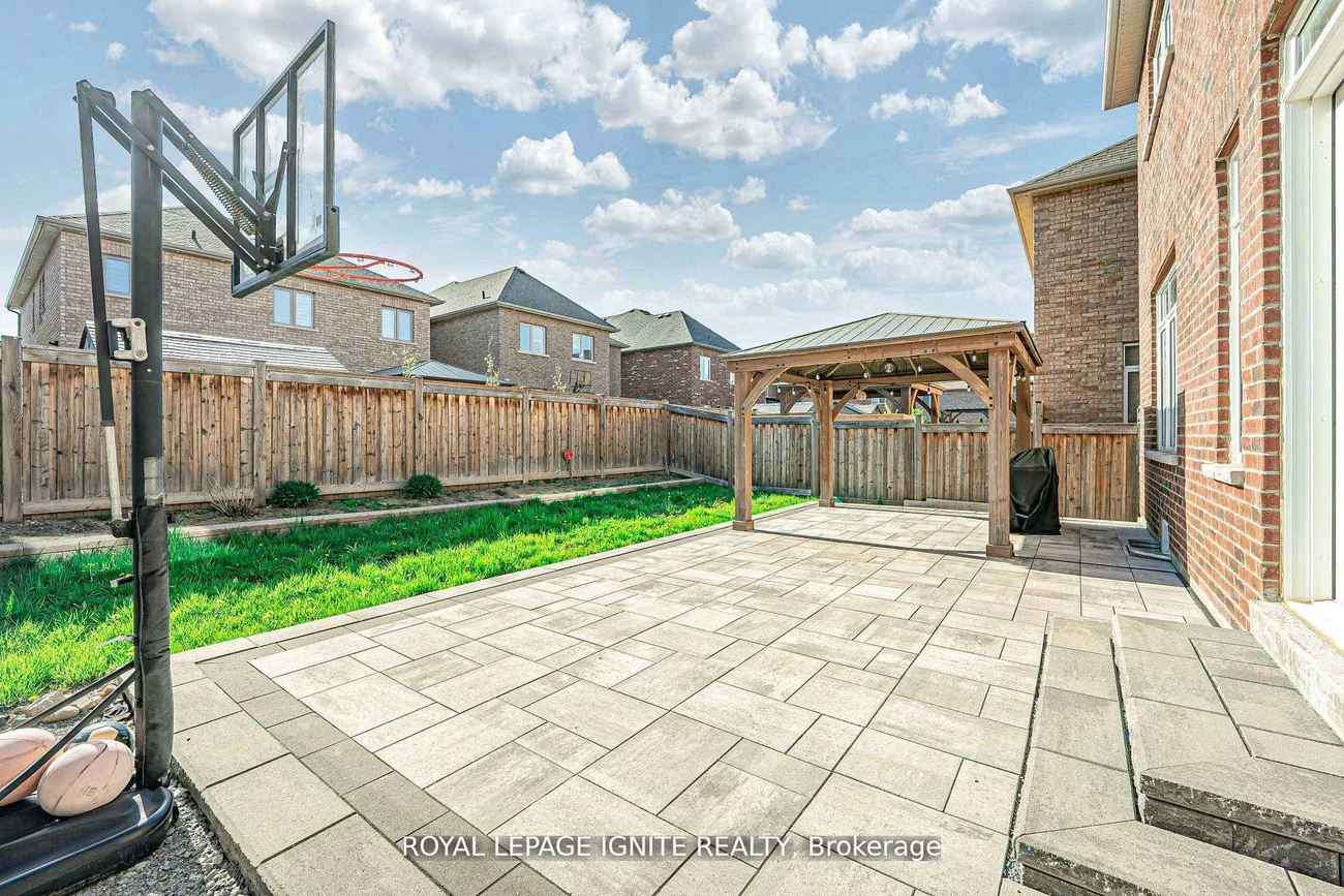 28, Lewis, Bradford, Bradford West Gwillimbury