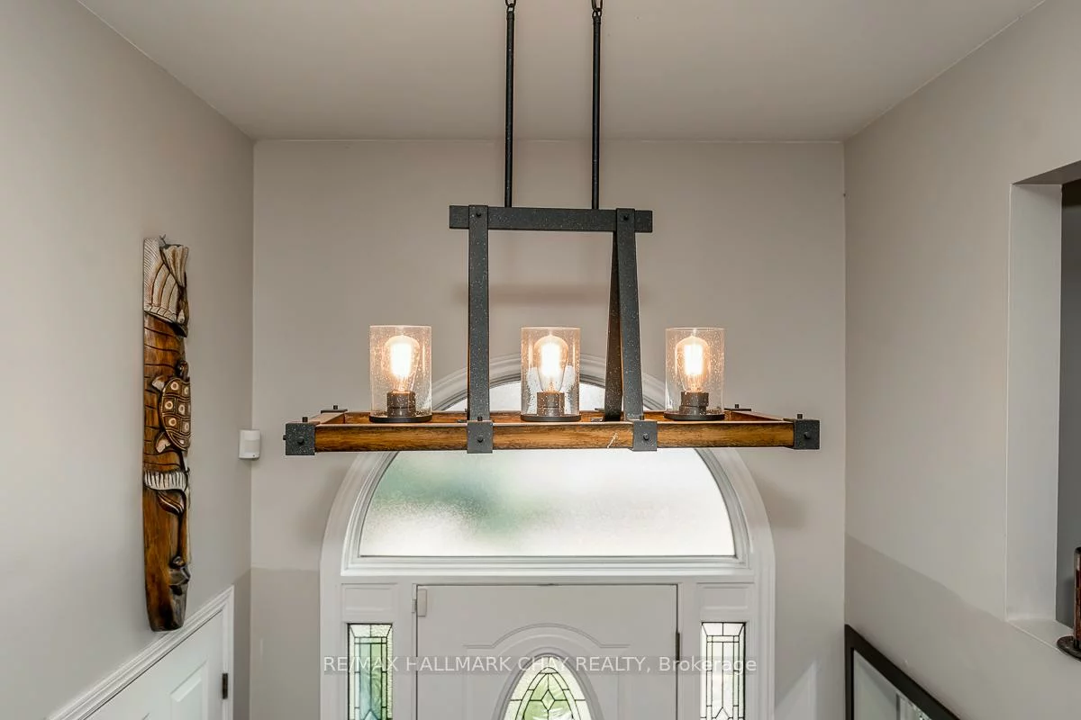 103, Imperial, Bradford, Bradford West Gwillimbury