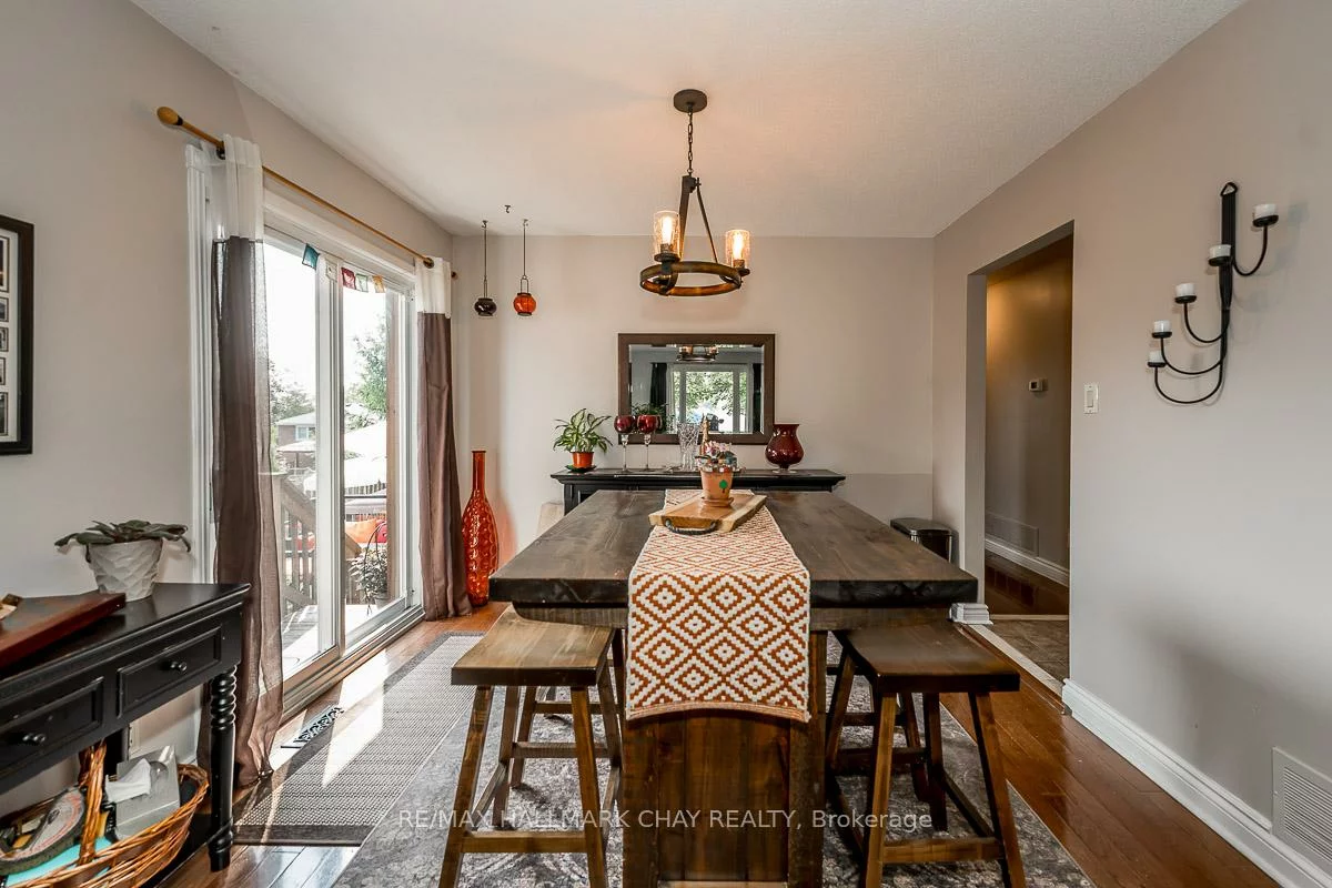 103, Imperial, Bradford, Bradford West Gwillimbury