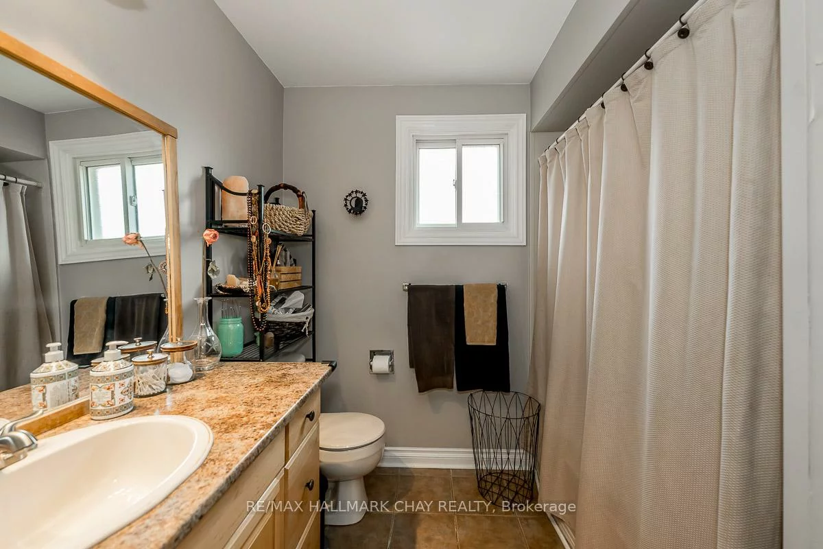 103, Imperial, Bradford, Bradford West Gwillimbury