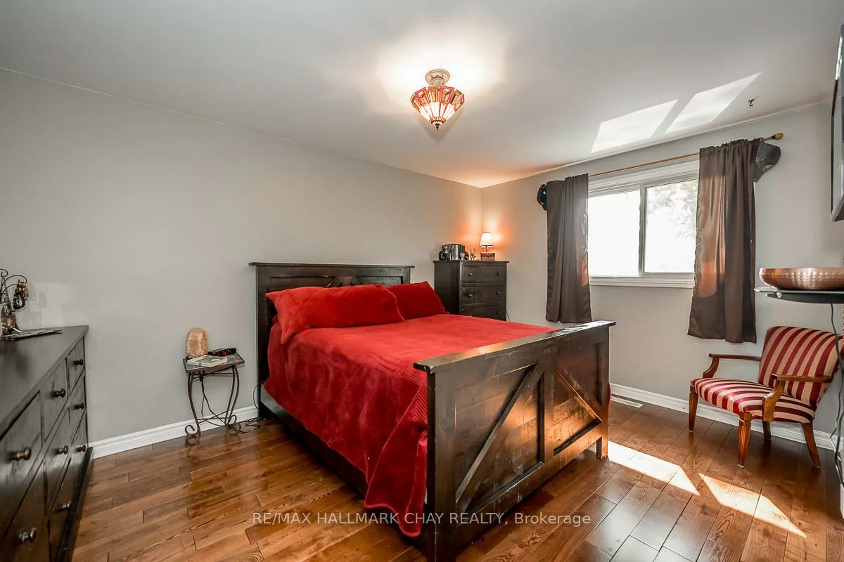 103, Imperial, Bradford, Bradford West Gwillimbury