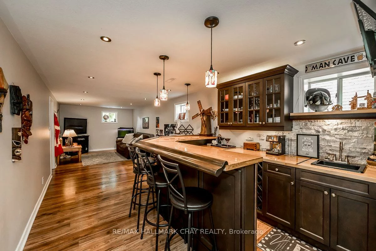 103, Imperial, Bradford, Bradford West Gwillimbury