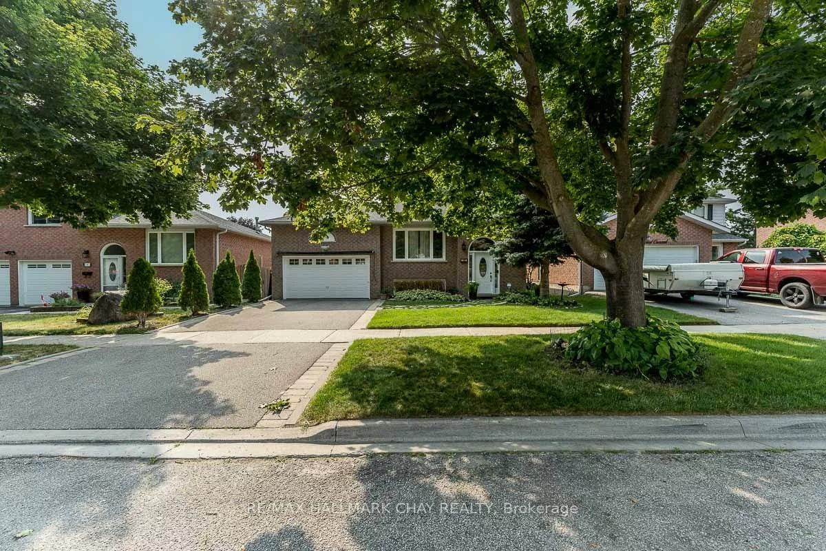 103, Imperial, Bradford, Bradford West Gwillimbury