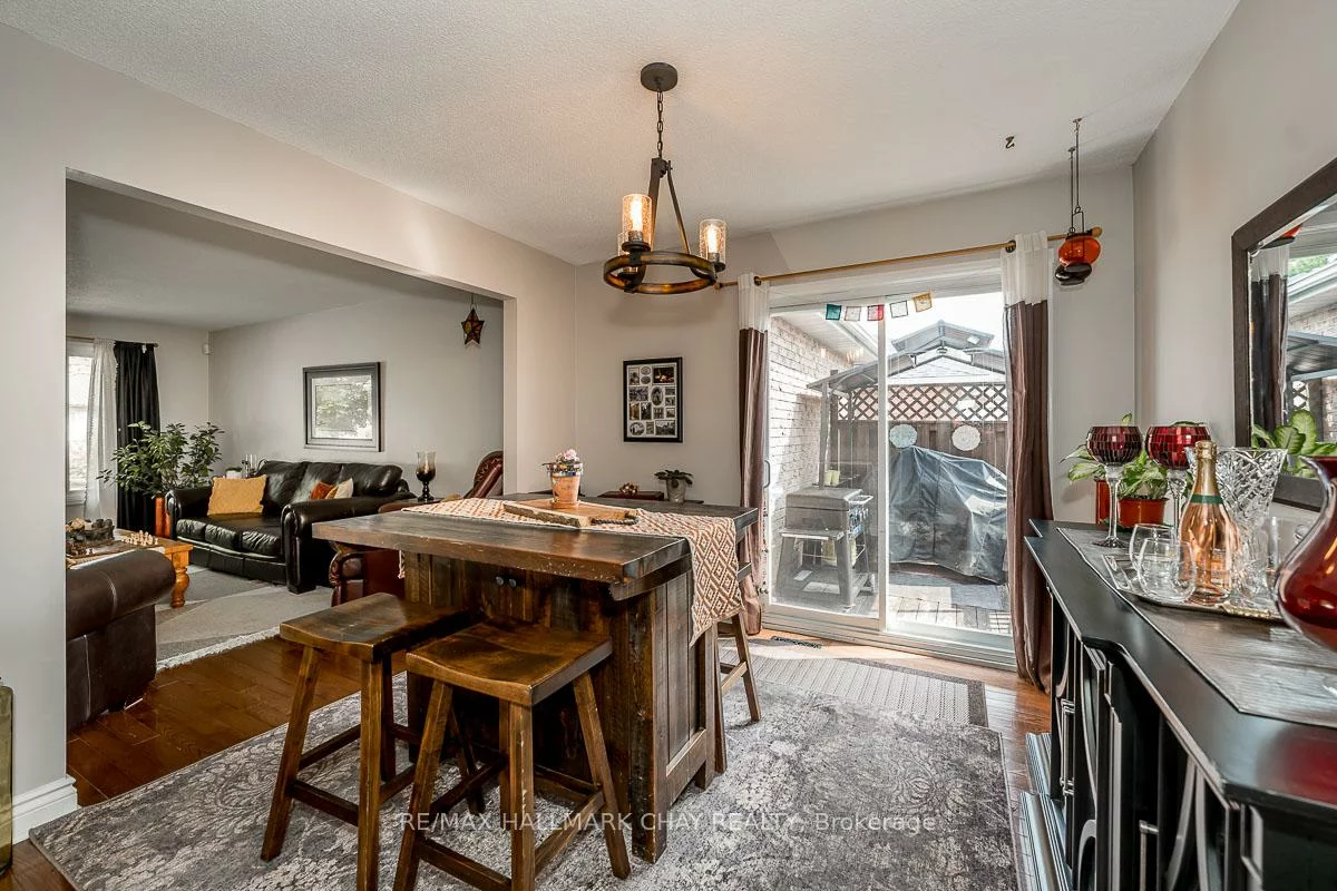 103, Imperial, Bradford, Bradford West Gwillimbury