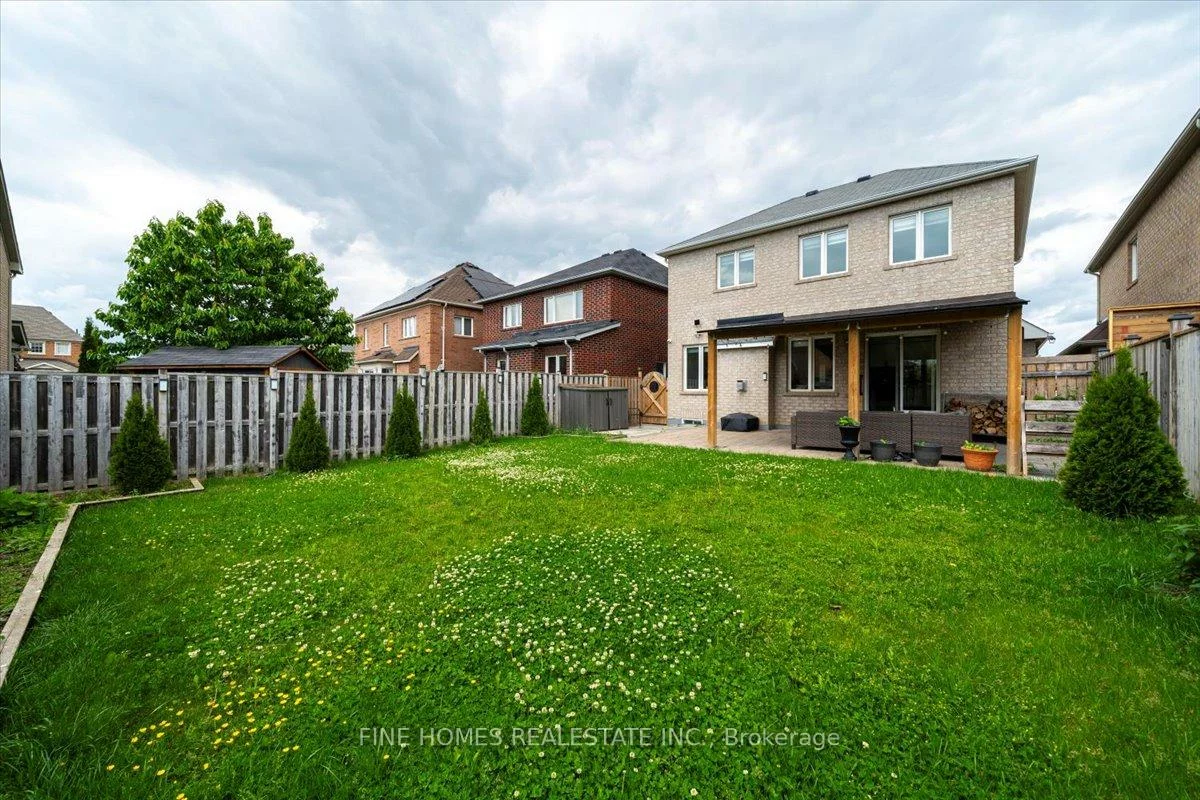 115, Meadowhawk, Bradford, Bradford West Gwillimbury