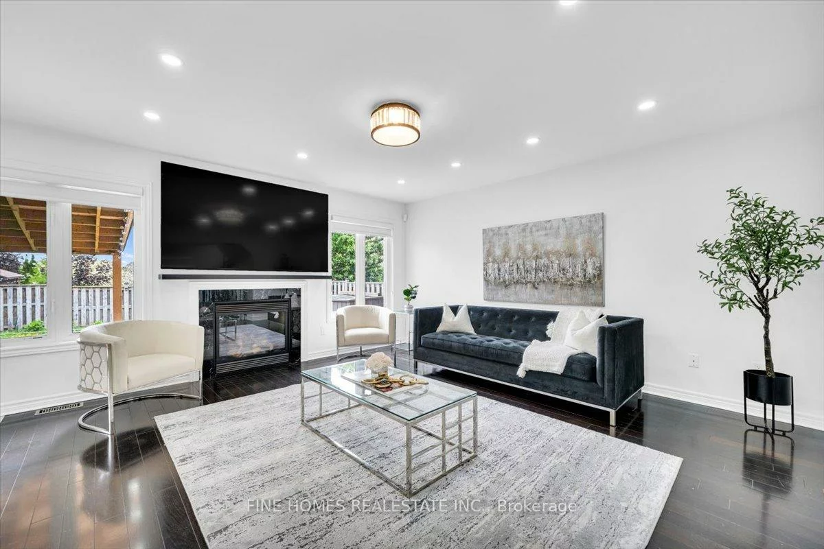 115, Meadowhawk, Bradford, Bradford West Gwillimbury