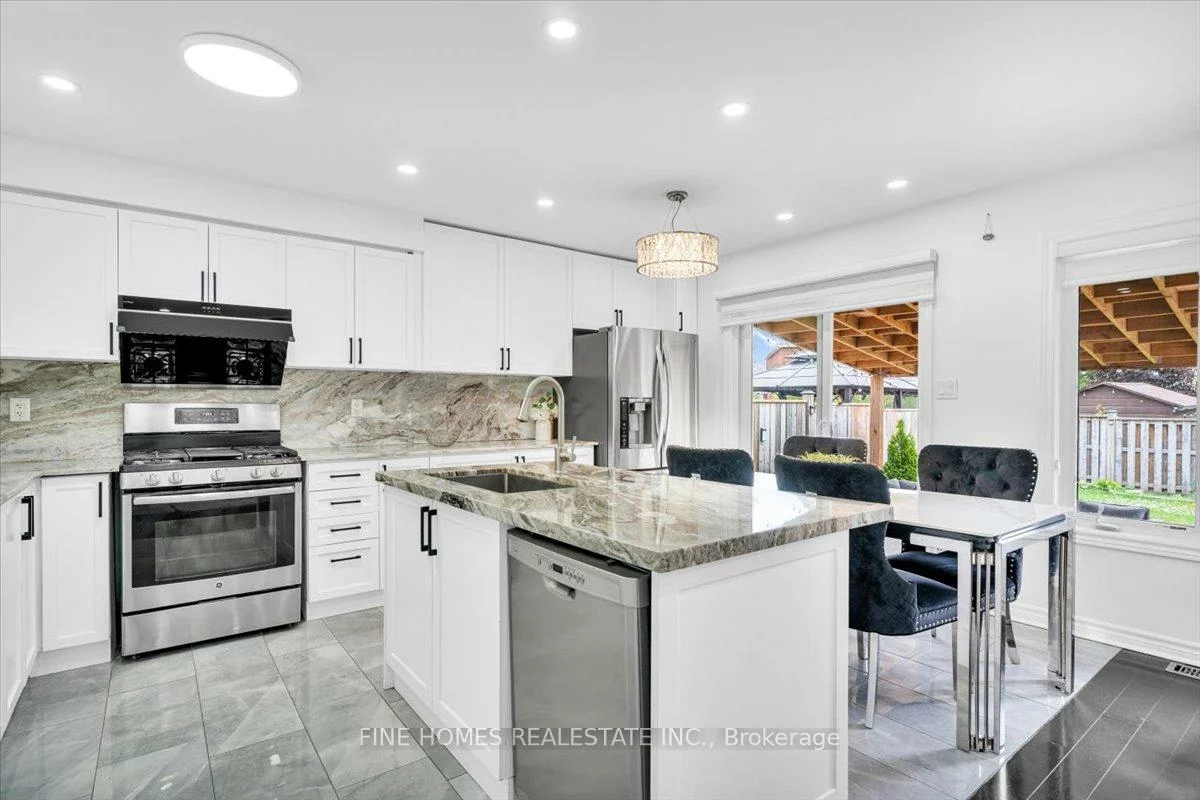 115, Meadowhawk, Bradford, Bradford West Gwillimbury
