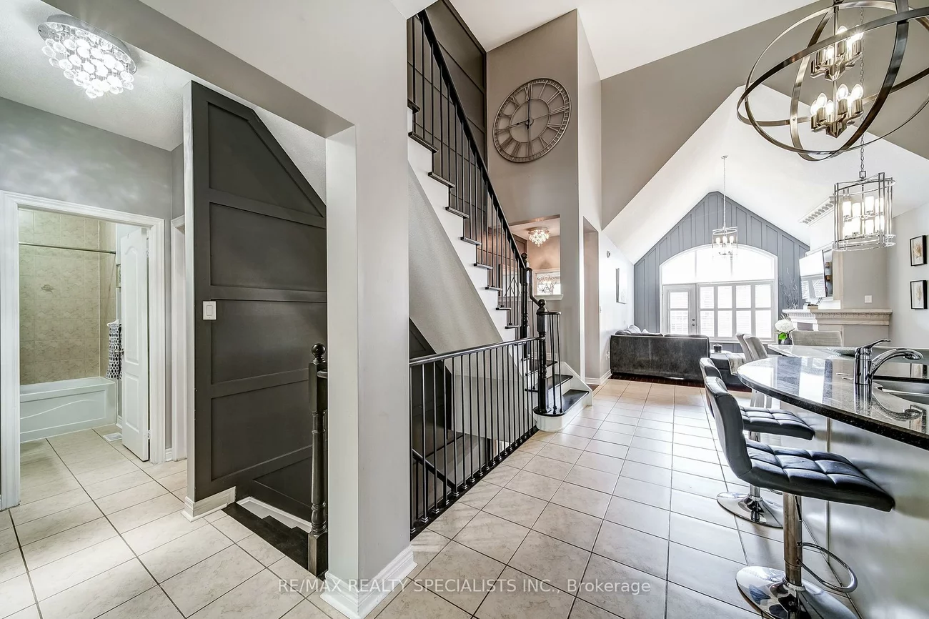 81, Corwin, Bradford, Bradford West Gwillimbury
