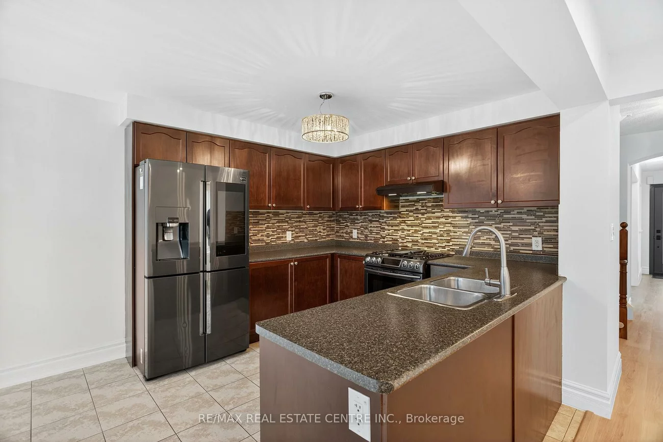 240, Armstrong, Bradford, Bradford West Gwillimbury