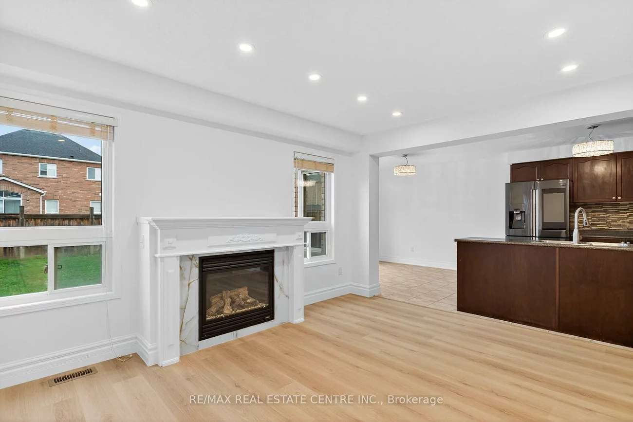240, Armstrong, Bradford, Bradford West Gwillimbury