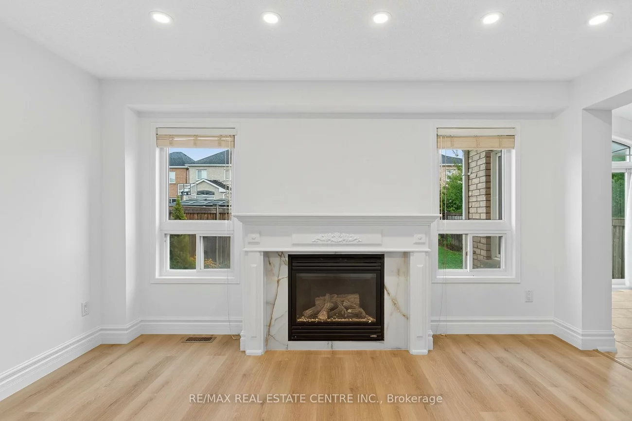 240, Armstrong, Bradford, Bradford West Gwillimbury