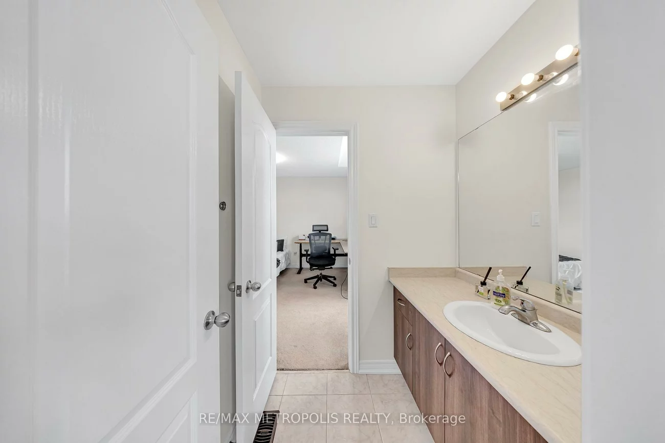 128, Noble, Bradford, Bradford West Gwillimbury