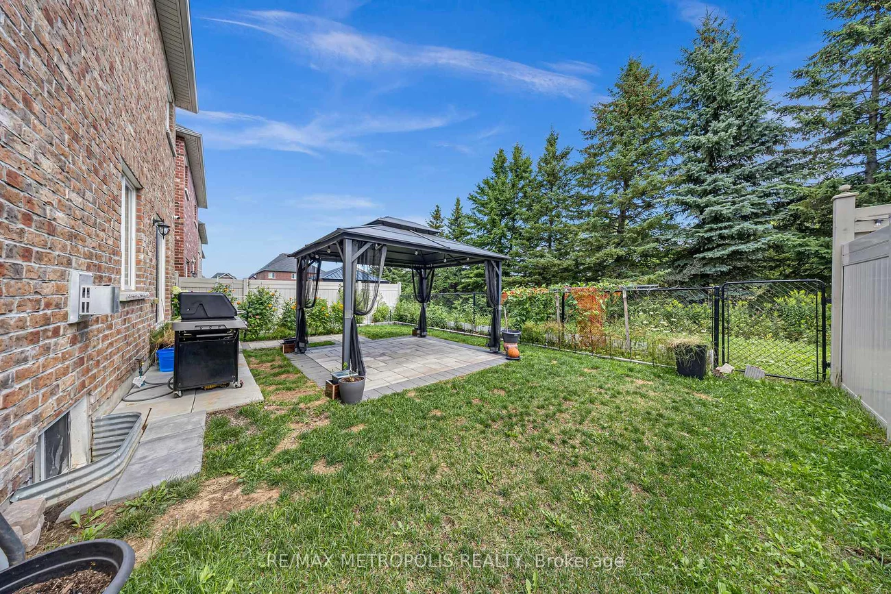 128, Noble, Bradford, Bradford West Gwillimbury