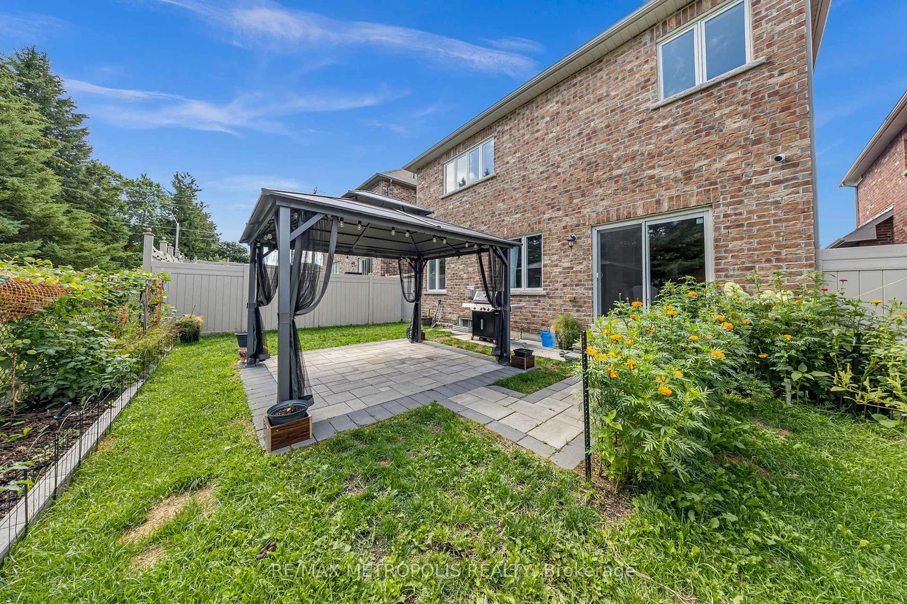 128, Noble, Bradford, Bradford West Gwillimbury