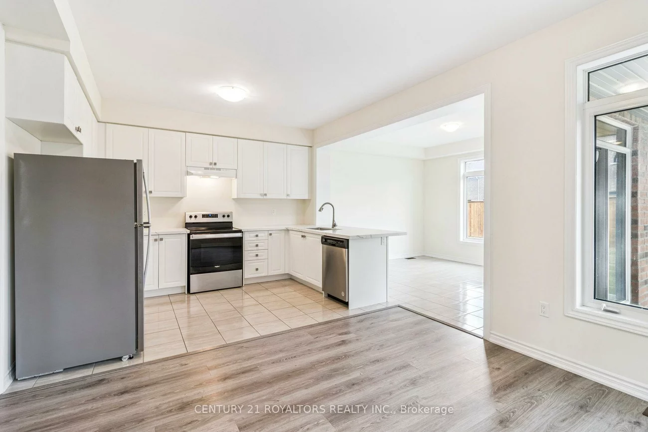 25, Ferragine, Bradford, Bradford West Gwillimbury