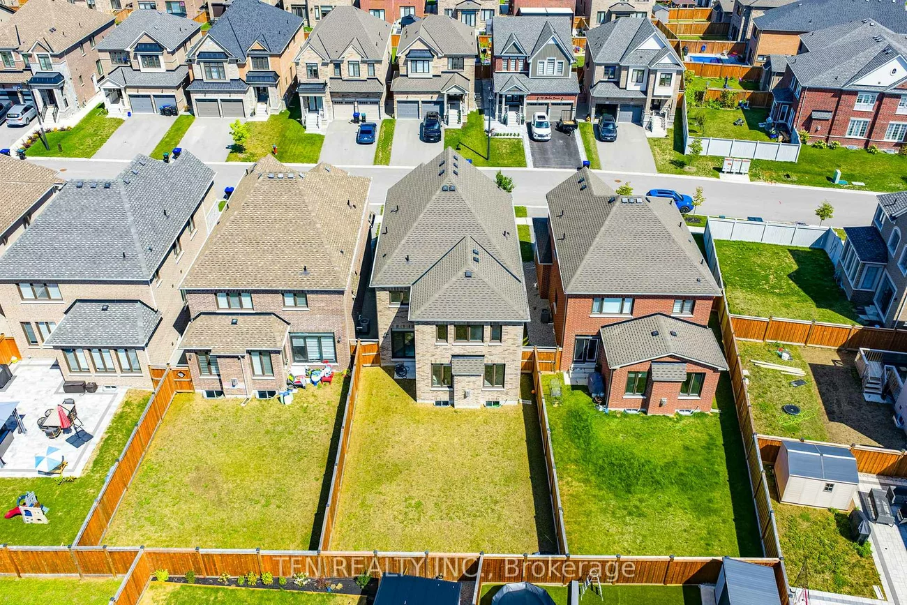 115, Bartram, Bradford, Bradford West Gwillimbury