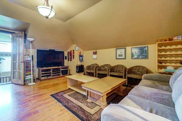 3930, Yonge, Rural Bradford West Gwillimbury, Bradford West Gwillimbury