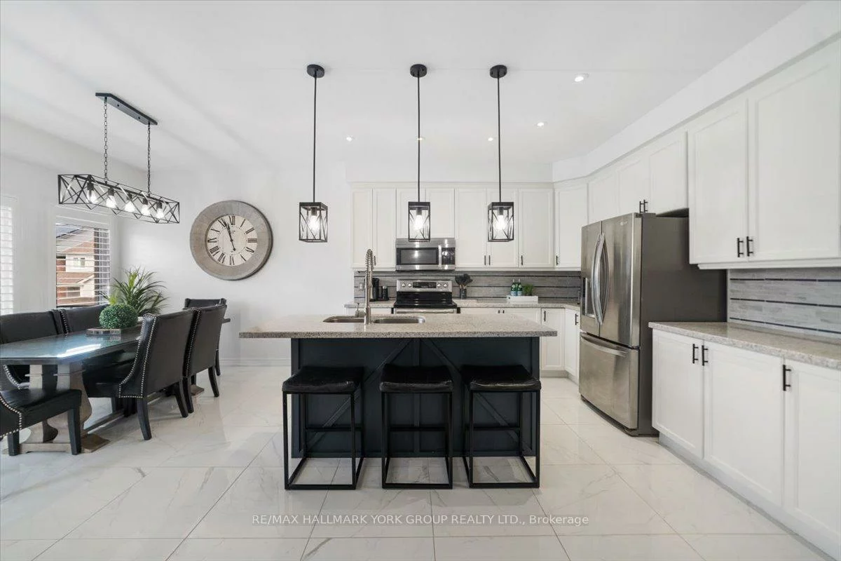 28, West Park, Bradford, Bradford West Gwillimbury