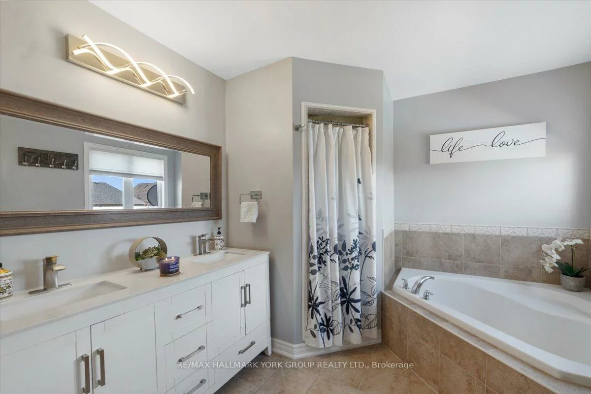 28, West Park, Bradford, Bradford West Gwillimbury