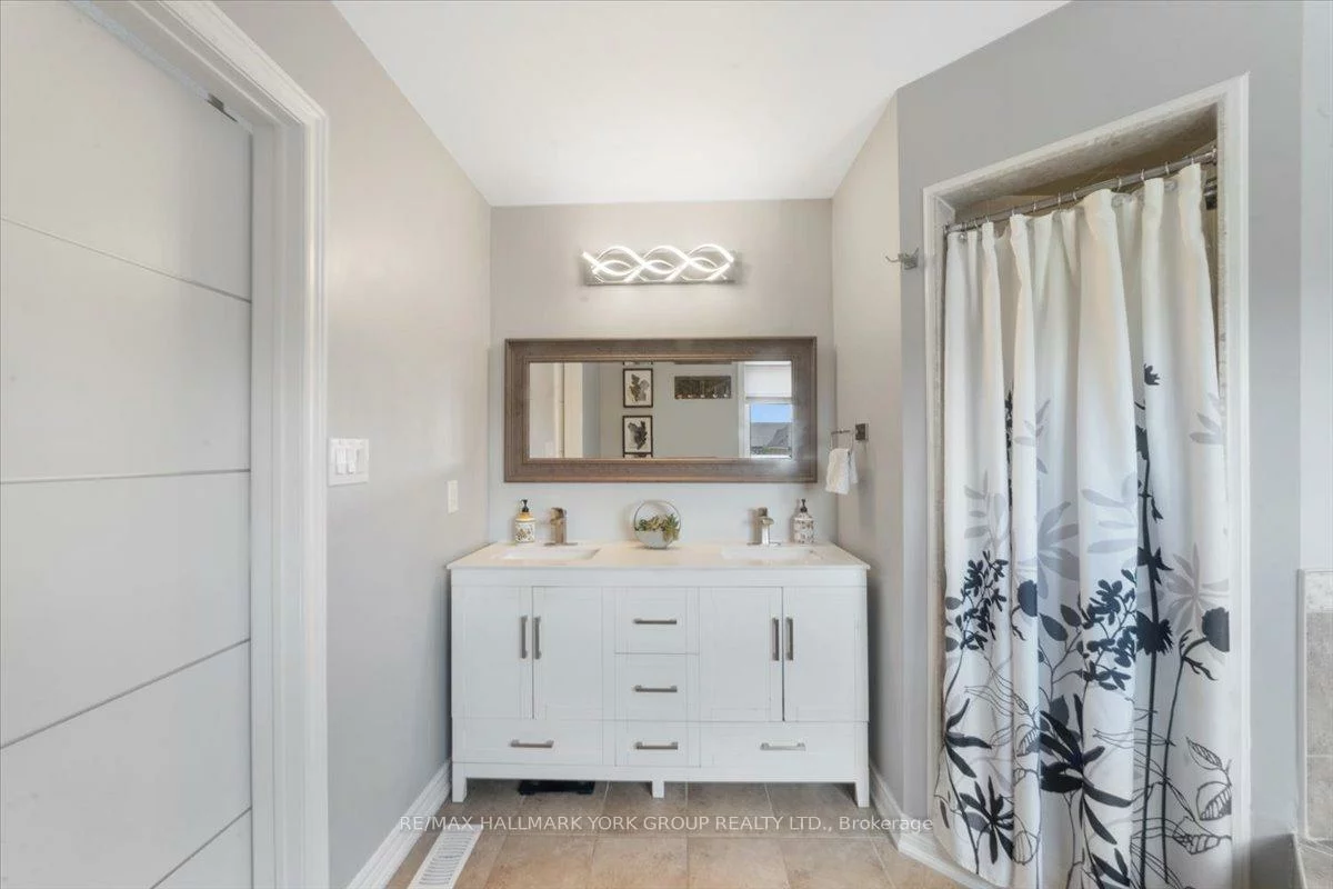 28, West Park, Bradford, Bradford West Gwillimbury