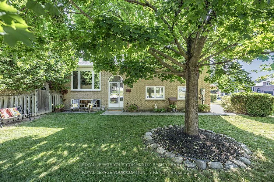 69, Wood, Bradford, Bradford West Gwillimbury