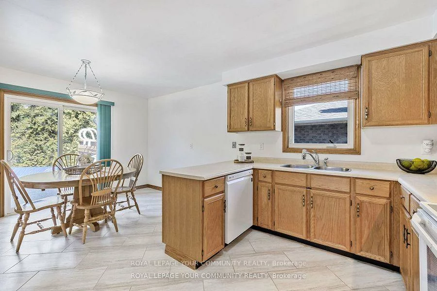 69, Wood, Bradford, Bradford West Gwillimbury