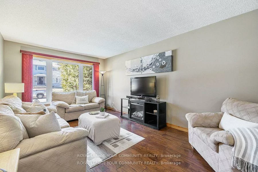 69, Wood, Bradford, Bradford West Gwillimbury