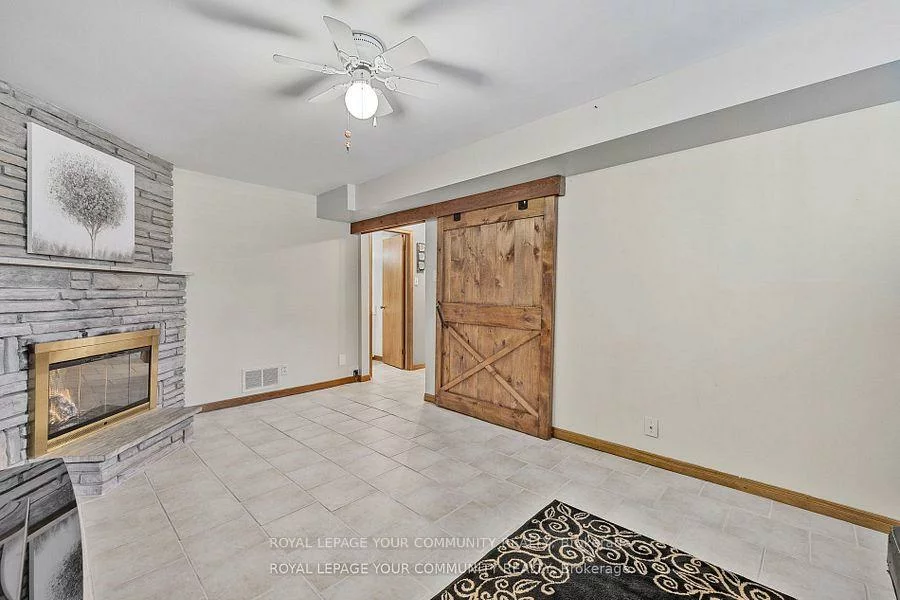 69, Wood, Bradford, Bradford West Gwillimbury