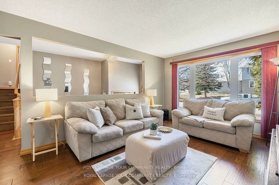 69, Wood, Bradford, Bradford West Gwillimbury