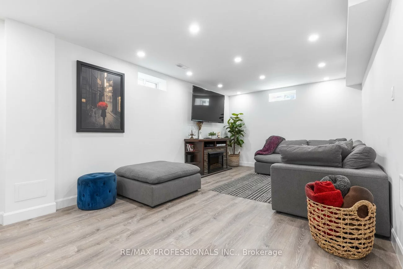 25, Liberty, Bradford, Bradford West Gwillimbury