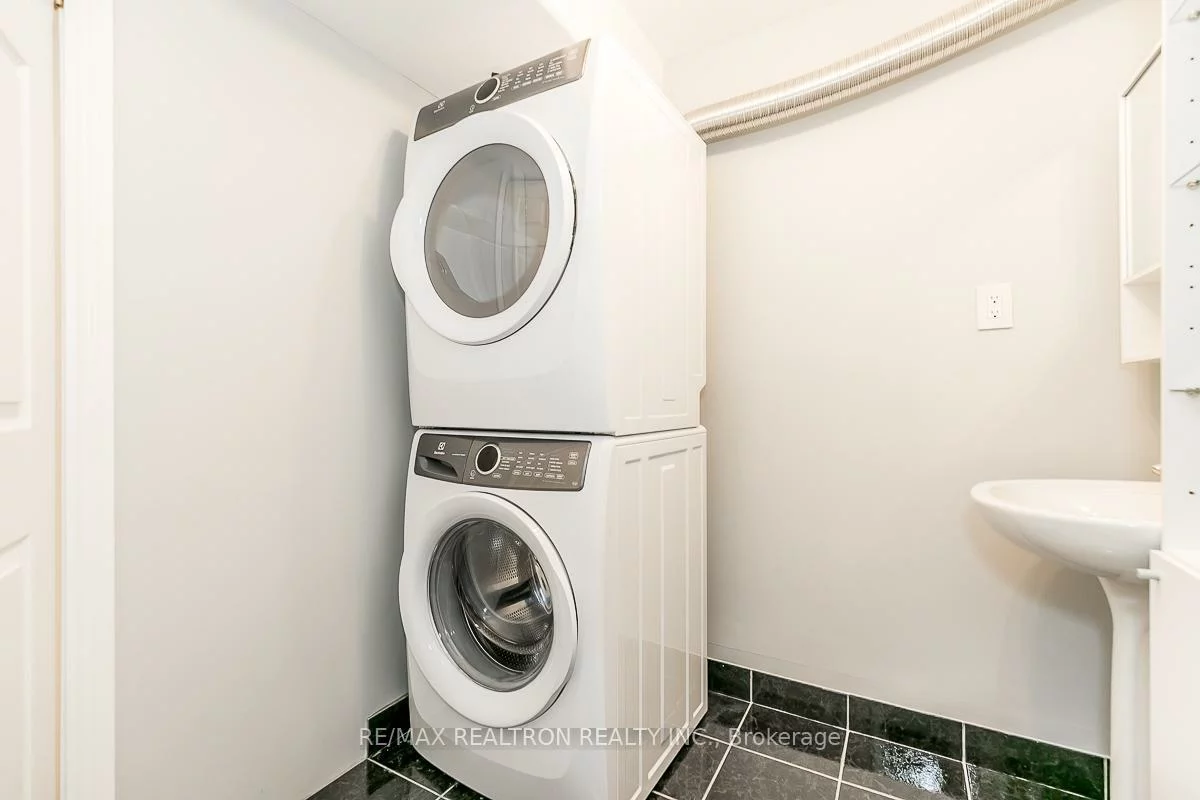 67, Gardiner, Bradford, Bradford West Gwillimbury