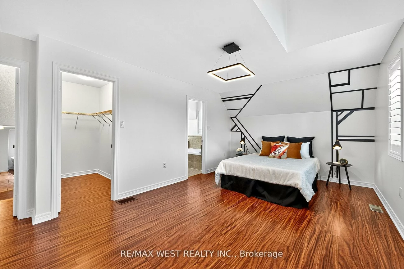 26, Highland, Bradford, Bradford West Gwillimbury