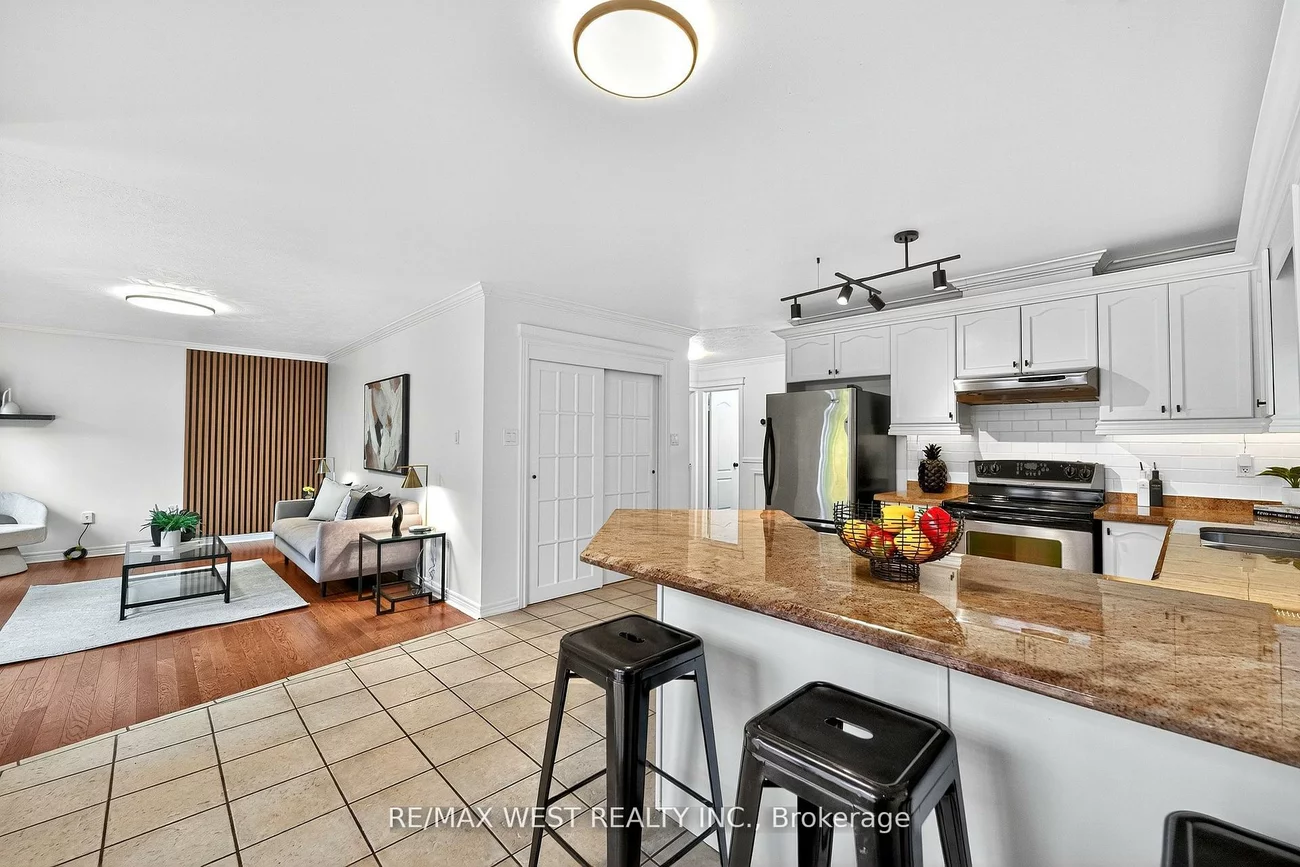 26, Highland, Bradford, Bradford West Gwillimbury