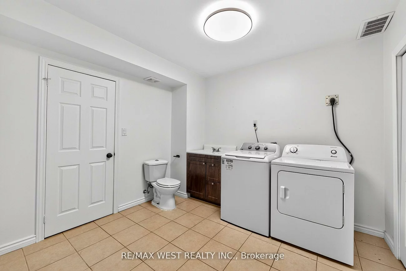 26, Highland, Bradford, Bradford West Gwillimbury