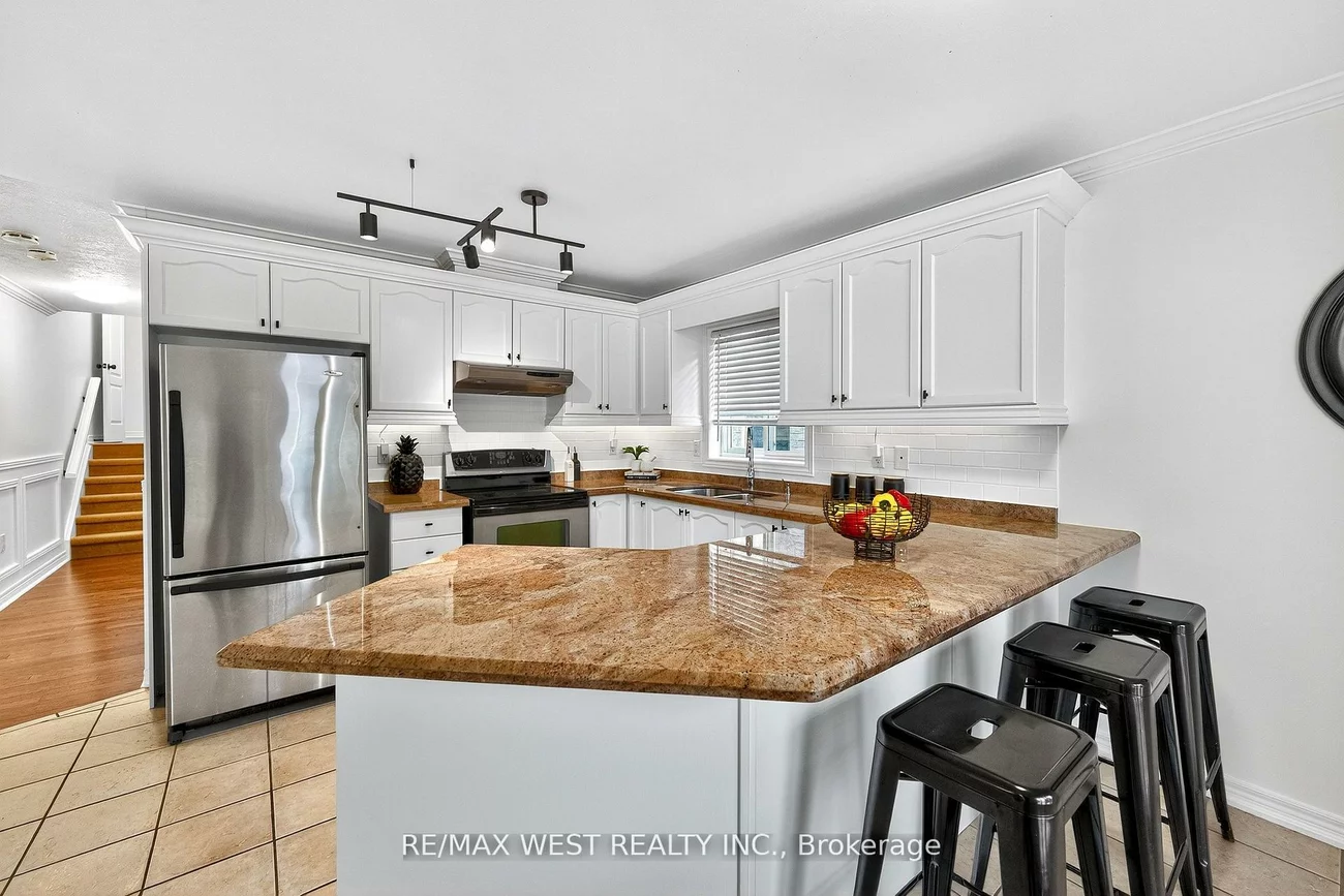 26, Highland, Bradford, Bradford West Gwillimbury