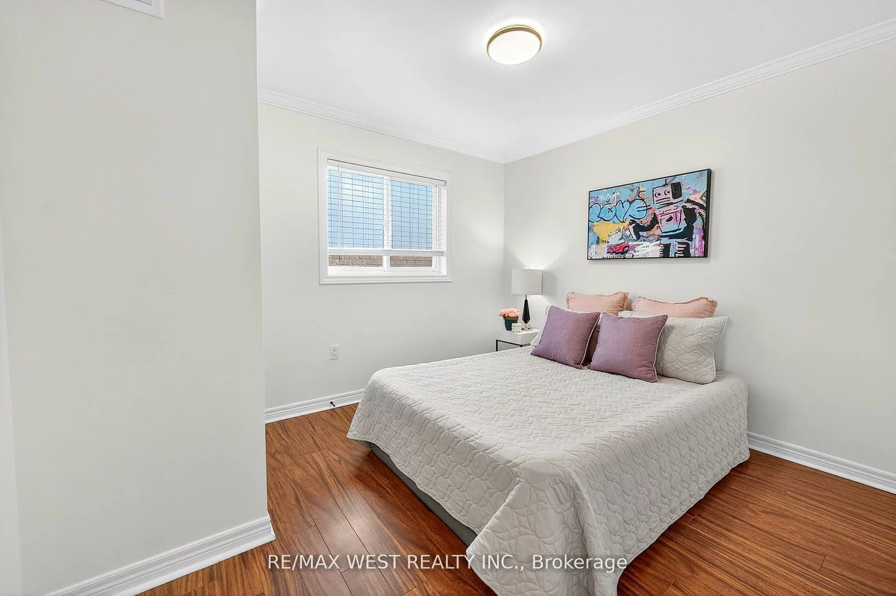 26, Highland, Bradford, Bradford West Gwillimbury